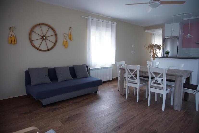 La Casa Del Rio Holiday home Granja Llumes